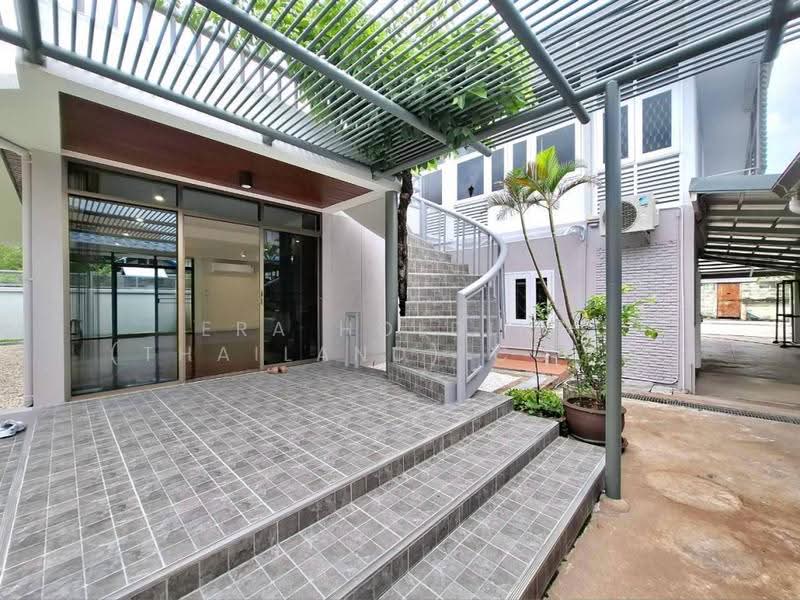 หลังใหญ่ รีโนเวทใหม่ | วิภาวดี 44–46, Bangkok, Lat Yao, Chatuchak, Bangkok, 5 Bedrooms, 550 sqm, Single Detached House For Rent, by ERA Holding (Thailand) Co., Ltd., 500622675 - DDproperty.com
