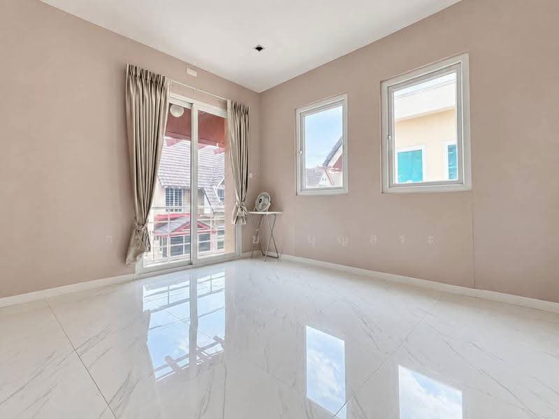 Merit Place Ladprao 87, Bangkok, Soi Ladprao 87, Wang Thonglang, Bangkok, 3 Bedrooms, 180 sqm, Townhouse For Sale, by กรกฤตย์ บุญสระ, 500622685 - DDproperty.com