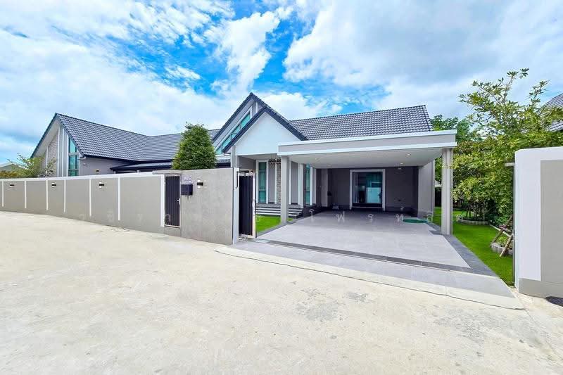 For sale house 4 bedrooms at Nong Prue, Pattaya, Chon Buri (Pattaya), Nong Pru, Bang Lamung (Pattaya), Chon Buri (Pattaya), 4 Bedrooms, 285 sqm, Single Detached House For Sale, by วชิราพันธ์ โฟรห์ลิค, 500622688 - DDproperty.com