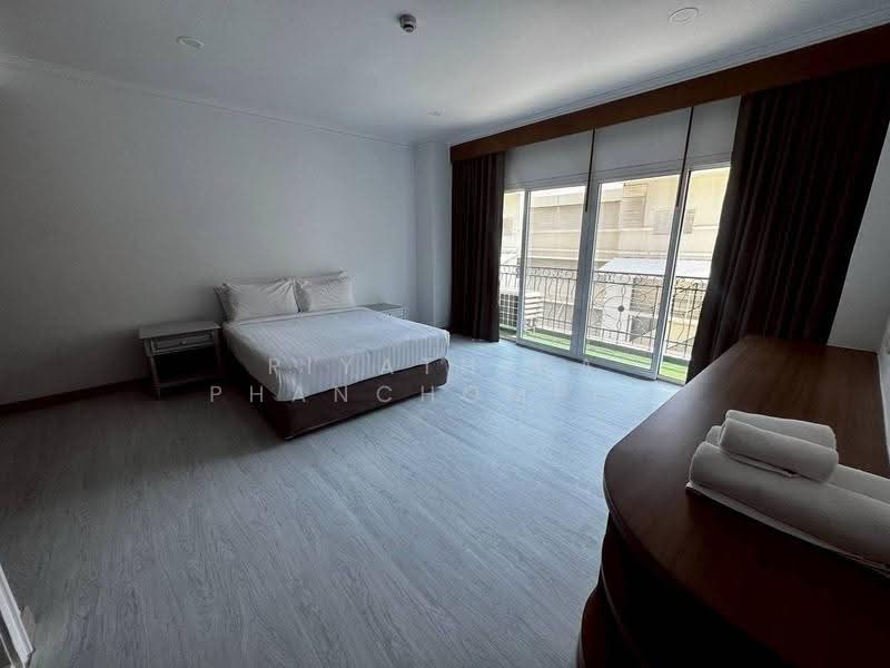 Chaidee Mansion, Bangkok, 75-7 Soi Sukhumvit 11, Khlongtoei Nua, Watthana, Bangkok, 3 Bedrooms, 300 sqm, Apartment For Rent, by Piyathida Phanchomphu, 500622717 - DDproperty.com
