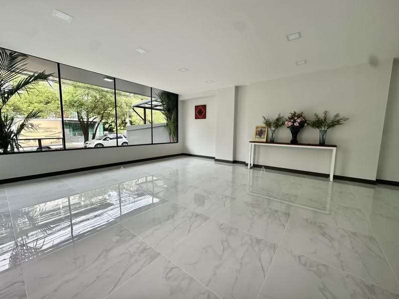 B-Square Rama 9 - Mengjai, Bangkok, Soi Sahakanpramoon, Wang Thonglang, Bangkok, 3 Bedrooms, 300 sqm, Townhouse For Rent, by Agent Pla, 500622776 - DDproperty.com