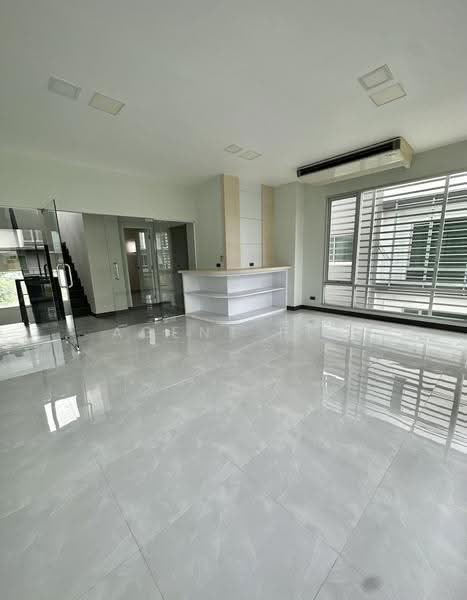 B-Square Rama 9 - Mengjai, Bangkok, Soi Sahakanpramoon, Wang Thonglang, Bangkok, 3 Bedrooms, 300 sqm, Townhouse For Rent, by Agent Pla, 500622776 - DDproperty.com