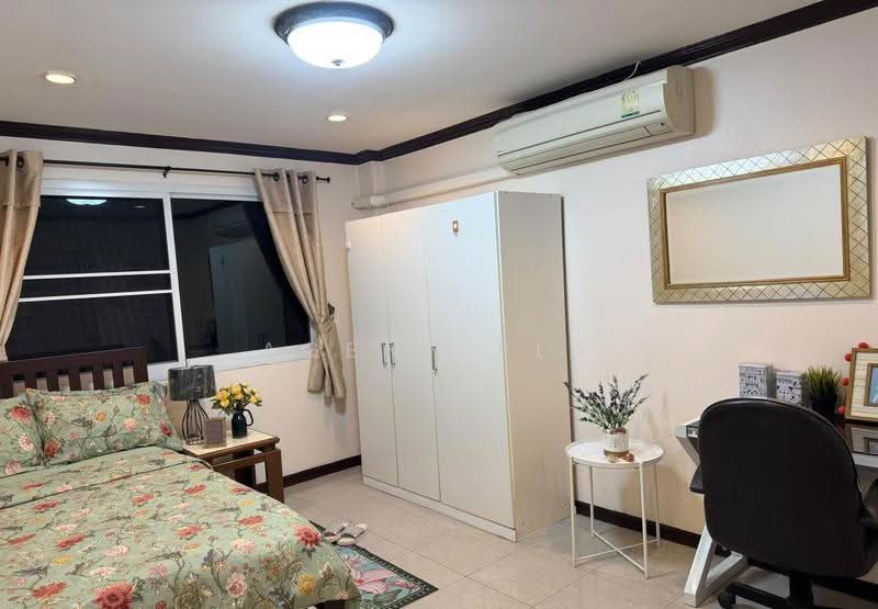 Baan Royal Nakarin Villa : บ้านรอยัลนครินทร์วิลล่า, กรุงเทพ, ถนน เลียบคลองเคล็ด, หนองบอน, ประเวศ, กรุงเทพ, 500 ตร.ม., ทาวน์เฮ้าส์ ให้เช่า, โดย Agent Pla, 500622818 - DDproperty.com