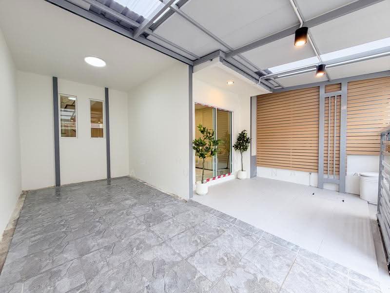 Pruksa Town Ratchapruk, Bangkok, Ratchaphruek Road, Bang Prom, Taling Chan, Bangkok, 3 Bedrooms, 120 sqm, Townhouse For Sale, by Saruda Jiratkulthana, 500622842 - DDproperty.com