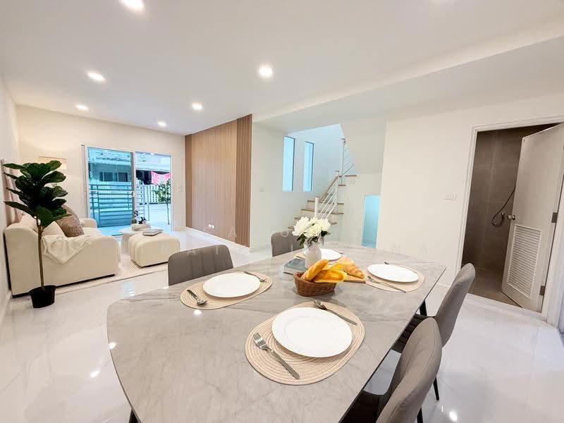 Pruksa Town Ratchapruk, Bangkok, Ratchaphruek Road, Bang Prom, Taling Chan, Bangkok, 3 Bedrooms, 120 sqm, Townhouse For Sale, by Saruda Jiratkulthana, 500622842 - DDproperty.com