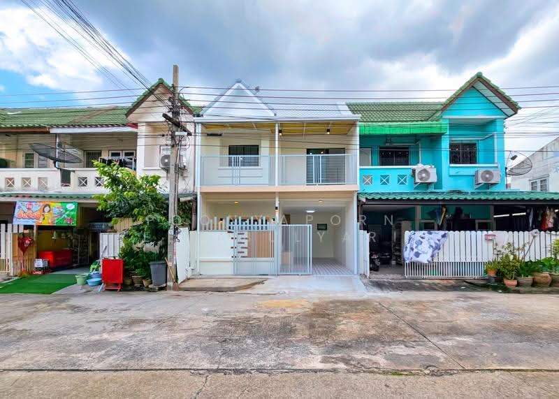 Ladasiri Baan Kluay-Sainoi : ลดาสิริ บ้านกล้วย-ไทรน้อย, Nonthaburi, บ้านกล้วย-ไทรน้อย, Phimonrat, Bang Bua Thong, Nonthaburi, 4 Bedrooms, 144 sqm, Townhouse For Sale, by Poonyaporn Veerabulyarit, 500622868 - DDproperty.com
