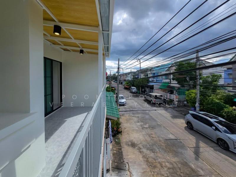 Ladasiri Baan Kluay-Sainoi : ลดาสิริ บ้านกล้วย-ไทรน้อย, Nonthaburi, บ้านกล้วย-ไทรน้อย, Phimonrat, Bang Bua Thong, Nonthaburi, 4 Bedrooms, 144 sqm, Townhouse For Sale, by Poonyaporn Veerabulyarit, 500622868 - DDproperty.com