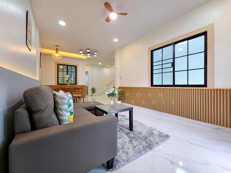 Ladasiri Baan Kluay-Sainoi : ลดาสิริ บ้านกล้วย-ไทรน้อย, Nonthaburi, บ้านกล้วย-ไทรน้อย, Phimonrat, Bang Bua Thong, Nonthaburi, 4 Bedrooms, 144 sqm, Townhouse For Sale, by Poonyaporn Veerabulyarit, 500622868 - DDproperty.com