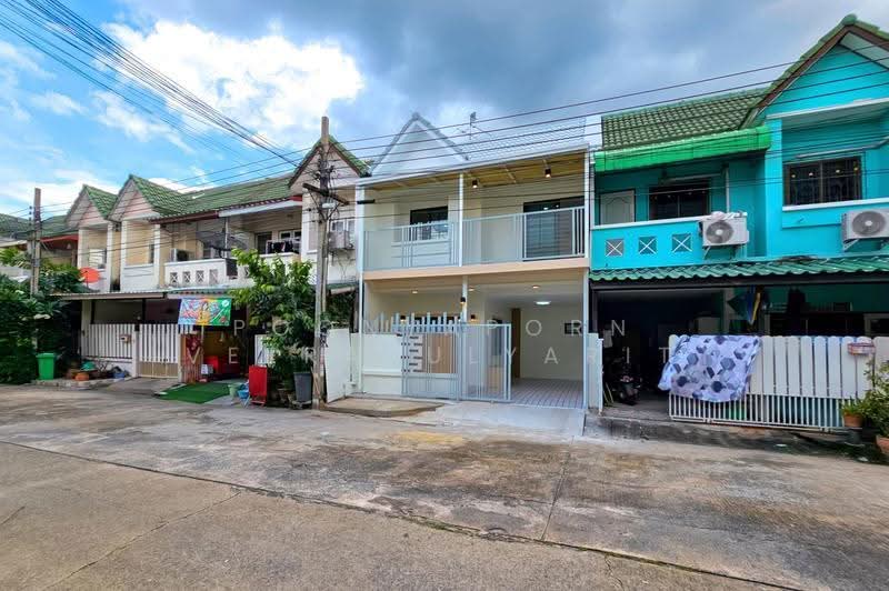 Ladasiri Baan Kluay-Sainoi : ลดาสิริ บ้านกล้วย-ไทรน้อย, Nonthaburi, บ้านกล้วย-ไทรน้อย, Phimonrat, Bang Bua Thong, Nonthaburi, 4 Bedrooms, 144 sqm, Townhouse For Sale, by Poonyaporn Veerabulyarit, 500622868 - DDproperty.com