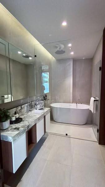ROMM Convent, Bangkok, 42 Convent Road, Silom, Bang Rak, Bangkok, 1 Bedroom, 60 sqm, Condo For Sale, by Piyathida Phanchomphu, 500622909 - DDproperty.com