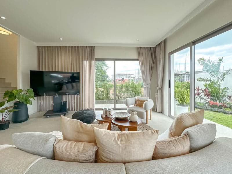 Modern Tropical 2-Storey Home in Bangjo, Phuket., Phuket, Sri Sunthon, Thalang, Phuket, 3 Bedrooms, 229 sqm, Single Detached House For Sale, by Natchadawaryn (Natcha) Rojthanakrit, 500622911 - DDproperty.com