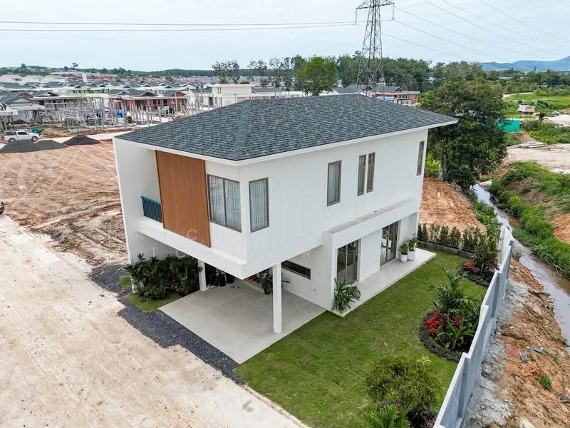 Modern Tropical 2-Storey Home in Bangjo, Phuket., Phuket, Sri Sunthon, Thalang, Phuket, 3 Bedrooms, 229 sqm, Single Detached House For Sale, by Natchadawaryn (Natcha) Rojthanakrit, 500622911 - DDproperty.com