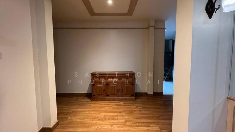 The Emporio Place, Bangkok, 93 Soi Sukhumvit 24, Sukhumvit Road, Khong Tan, Khlong Toei, Bangkok, 2 Bedrooms, 145 sqm, Condo For Sale, by Sasithon Phonchuai, 500622937 - DDproperty.com