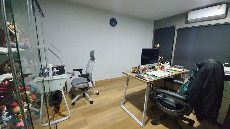ซอยรัชดาอาภาภิรมย์ 32, Bangkok, Chatuchak, Bangkok, 8 Bedrooms, 400 sqm, Single Detached House For Rent, by Airada Parasarn, 500622990 - DDproperty.com