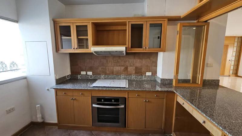 Esmeralda Apartments, Bangkok, Soi Ngamduphli, Rama 4 Road, Thung Maha Mek, Sathon, Bangkok, 3 Bedrooms, 201 sqm, Condo For Rent, by BANGKOK PROPERTY AGENTS, 500623062 - DDproperty.com