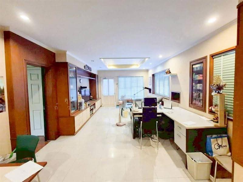 บ้านเดี่ยว 2 ชั้น 200 ตร.ว. บ้านเดี่ยว + โกดัง ใกล้กรมสรรพากร ซอยติวานนท์-ปากเกร็ด28, Nonthaburi, ถนนติวานนท์, Bang Phut, Pak Kret, Nonthaburi, , 740 sqm, Warehouse/Factory For Sale, by คุณ ชนะพันธุ์ แก้วศรีพจน์ (ต่อ), 500623119 - DDproperty.com