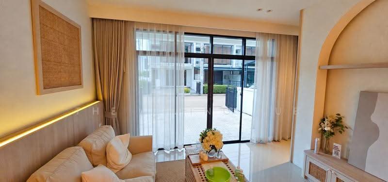 ดิ เอ็มบริโอ ลาดกระบัง - สุวรรณภูมิ, Bangkok, Lam Pla Tiew, Lat Krabang, Bangkok, 3 Bedrooms, 195 sqm, Townhouse For Sale, by THE LIVING HUB, 500623171 - DDproperty.com