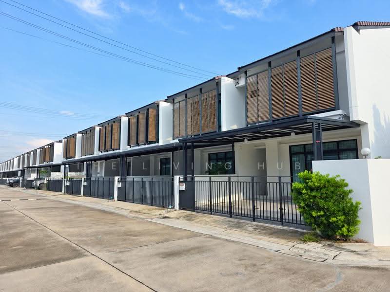 ดิ เอ็มบริโอ ลาดกระบัง - สุวรรณภูมิ, Bangkok, Lam Pla Tiew, Lat Krabang, Bangkok, 3 Bedrooms, 195 sqm, Townhouse For Sale, by THE LIVING HUB, 500623171 - DDproperty.com