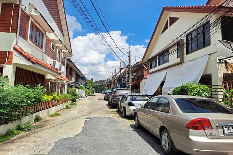 หมู่บ้านฉัตรแก้ว ถนนแฮปปี้แลนด์, กรุงเทพ, คลองจั่น, บางกะปิ, กรุงเทพ, 96 ตร.ม., ทาวน์เฮ้าส์ ขาย, โดย ชนะชาติ นนท์ตา, 500623283 - DDproperty.com