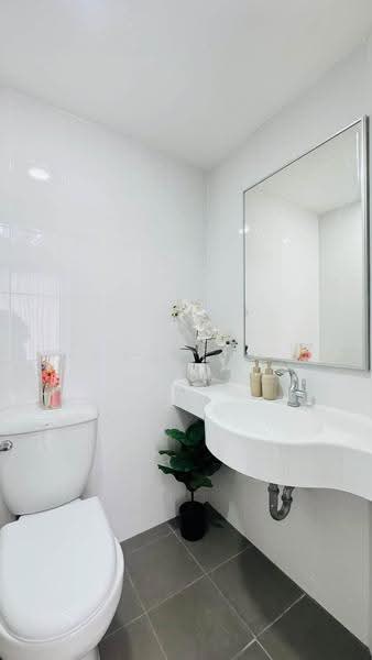 Lumpini Condo Town North Pattaya-Sukumvit, Chon Buri (Pattaya), Sukhumvit Road, Na Kloe, Bang Lamung (Pattaya), Chon Buri (Pattaya), 1 Bedroom, 23 sqm, Condo For Sale, by Eve Phadpicha, 500623318 - DDproperty.com
