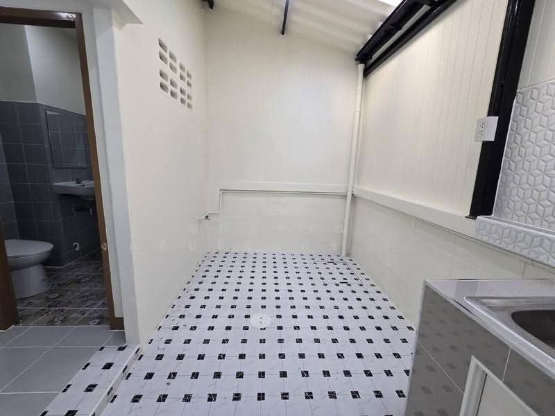 Baan Thanyaphuek Suwinthawong 11, Bangkok, Soi Phdungphan 11, Suwinthawong Road, Nong Chok, Bangkok, 2 Bedrooms, 80 sqm, Townhouse For Sale, by นภัสศรณ์ วงศ์สินไทยกร (นันท์), 500623338 - DDproperty.com