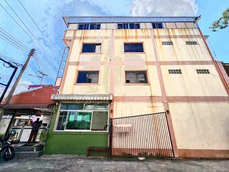 Corner commercial building for sale, located on Nong Yai Bu Road, Si Racha., Chon Buri (Pattaya), Nong - Kham, Si Racha, Chon Buri (Pattaya), , 96 sqm, Shophouse For Sale, by A House Property Co.,Ltd., 500623359 - DDproperty.com