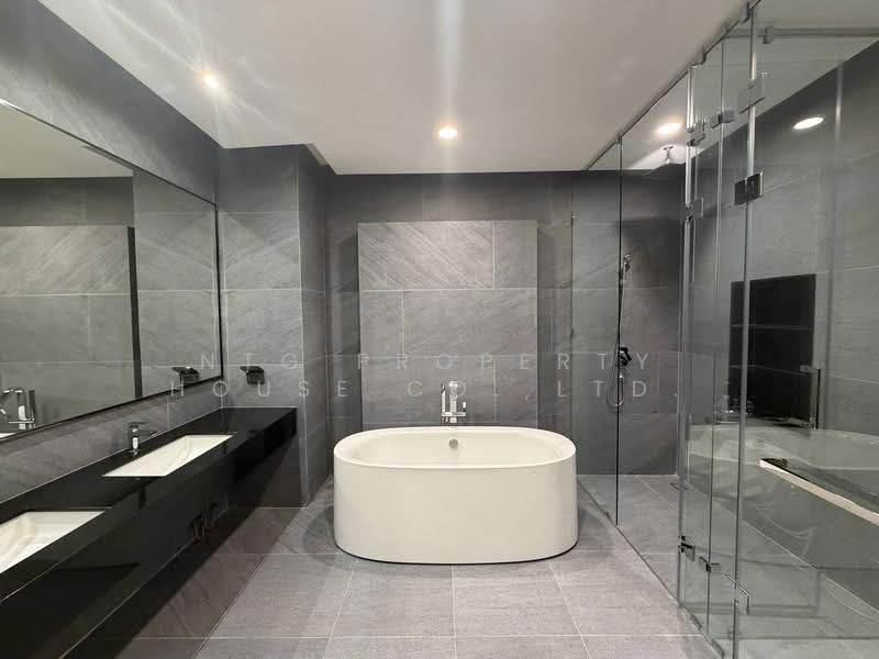 The Glamor Ekkamai – Praditmanutham, Bangkok, Soi Praditmanutham 8, Khlong Chaokhun Sing, Wang Thonglang, Bangkok, 3 Bedrooms, 412 sqm, Single Detached House For Rent, by NTG Property House Co.,Ltd., 500623671 - DDproperty.com