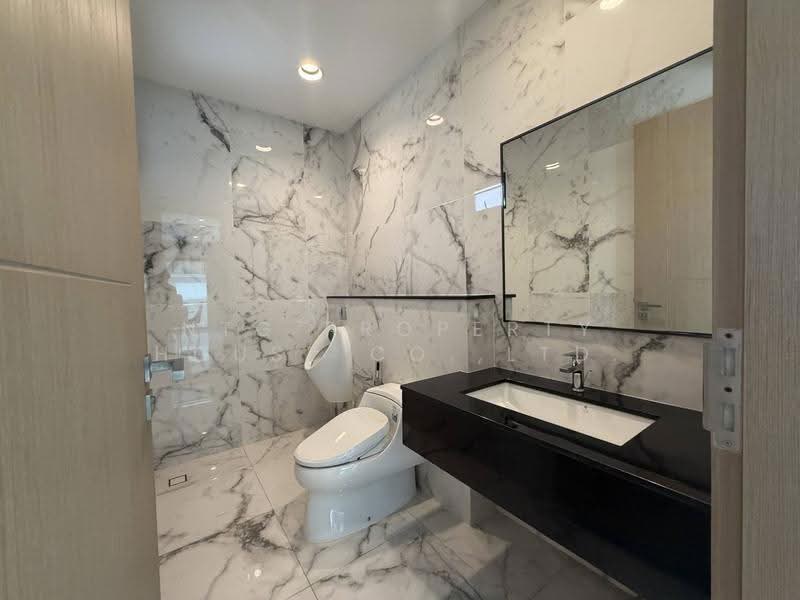 The Glamor Ekkamai – Praditmanutham, Bangkok, Soi Praditmanutham 8, Khlong Chaokhun Sing, Wang Thonglang, Bangkok, 3 Bedrooms, 412 sqm, Single Detached House For Rent, by NTG Property House Co.,Ltd., 500623671 - DDproperty.com