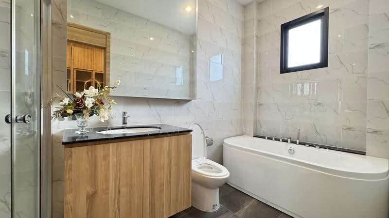 4 Bed Luxury Villa near Huai Chak Nok for Rent Only 85k, Chon Buri (Pattaya), Toongklom-Talman 26, Huai Yai, Bang Lamung (Pattaya), Chon Buri (Pattaya), 4 Bedrooms, 375 sqm, Villa For Rent, by Siwas Thepphabut, 500623742 - DDproperty.com