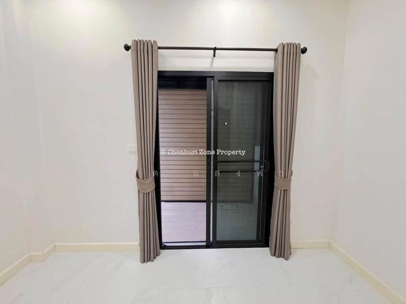 ให้เช่าบ้านแฝด ถนนชากยายจีน อ่าวอุดม ศรีราชา, Chon Buri (Pattaya), Thung Suk La, Si Racha, Chon Buri (Pattaya), 2 Bedrooms, 80 sqm, Semi-Detached House (Twin House) For Rent, by Dusit Saengfa, 500623793 - DDproperty.com