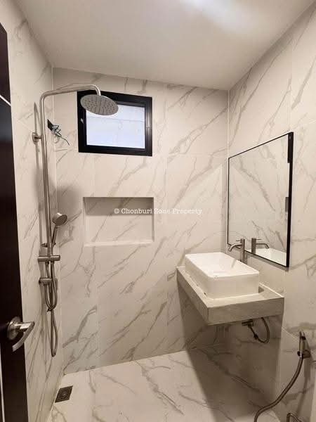 ให้เช่าบ้านแฝด ถนนชากยายจีน อ่าวอุดม ศรีราชา, Chon Buri (Pattaya), Thung Suk La, Si Racha, Chon Buri (Pattaya), 2 Bedrooms, 80 sqm, Semi-Detached House (Twin House) For Rent, by Dusit Saengfa, 500623793 - DDproperty.com