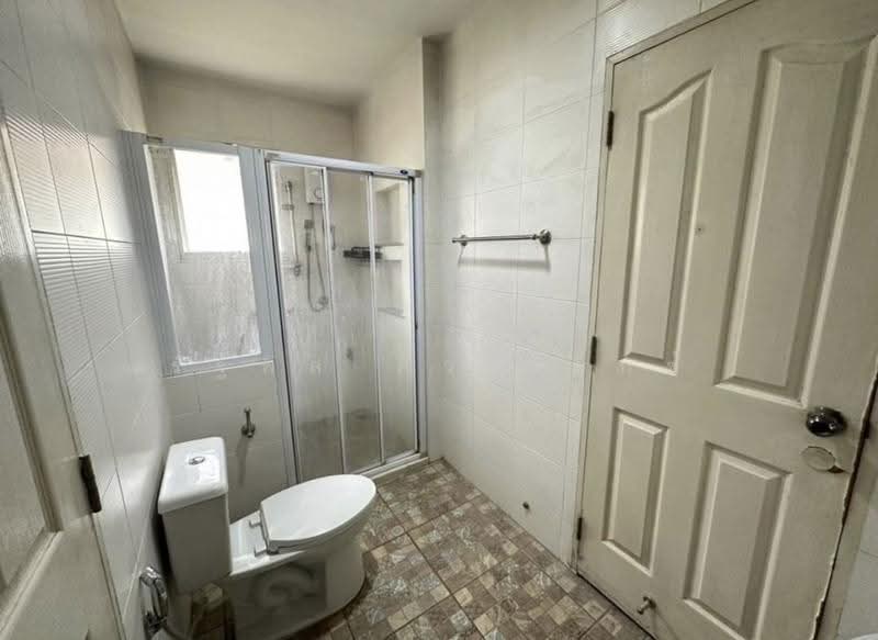 Nantawan Suanluang Rama 9, Bangkok, Chaloem Phra Kiat Rama 9, Soi 62, Dok Mai, Prawet, Bangkok, 5 Bedrooms, 300 sqm, Single Detached House For Rent, by Rattapon Sivamok, 500623809 - DDproperty.com