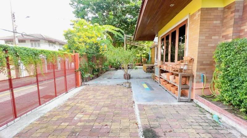4-BR House, Bangkok, Bang Chak, Phra Khanong, Bangkok, 4 Bedrooms, 650 sqm, Single Detached House For Sale, by Phoom Imruangsri, 500623846 - DDproperty.com