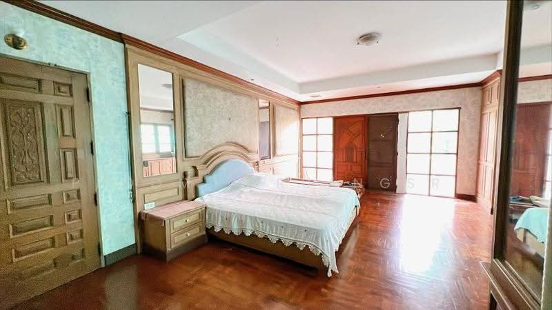 4-BR House, Bangkok, Bang Chak, Phra Khanong, Bangkok, 4 Bedrooms, 650 sqm, Single Detached House For Sale, by Phoom Imruangsri, 500623846 - DDproperty.com