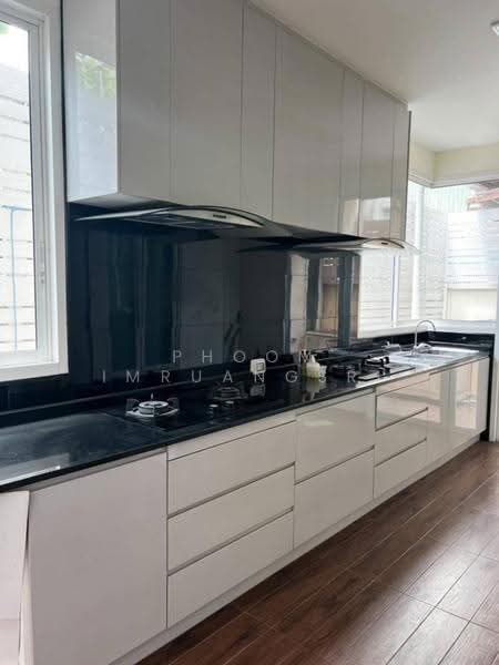 5-BR Townhouse, Bangkok, Bang Kapi, Huai Khwang, Bangkok, 5 Bedrooms, 600 sqm, Townhouse For Sale, by Phoom Imruangsri, 500623875 - DDproperty.com
