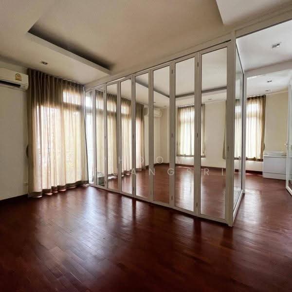 ทาวน์เฮาท์ 5-ห้องนอน, กรุงเทพ, บางกะปิ, ห้วยขวาง, กรุงเทพ, 600 ตร.ม., ทาวน์เฮ้าส์ ขาย, โดย Phoom Imruangsri, 500623875 - DDproperty.com