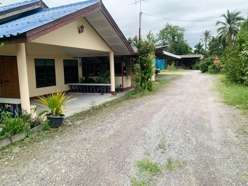 โกดังพร้อมที่ดินบ้านโป่ง ราชบุรี, Ratchaburi, Tha Pha, Ban Pong, Ratchaburi, , 200 sqm, Warehouse/Factory For Sale, by The Best Property น้ำหวาน, 500623903 - DDproperty.com