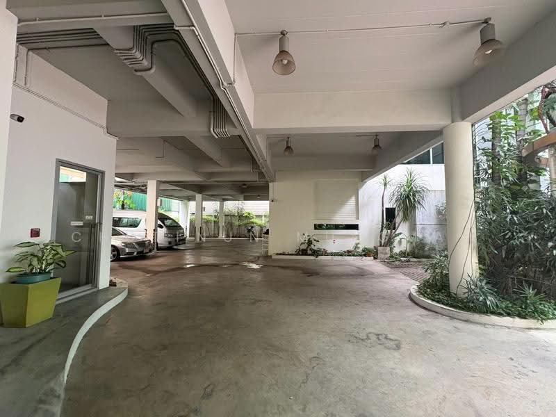 Four-Storey Property For Sale in Sukhumvit 20 | 5 min Walk to Emsphere, กรุงเทพ, Sukhumvit 20, คลองเตย, กรุงเทพ, 1,000 ตร.ม., ตึกแถว-อาคารพาณิชย์ ขาย, โดย Chutinun Mungmai, 500623951 - DDproperty.com