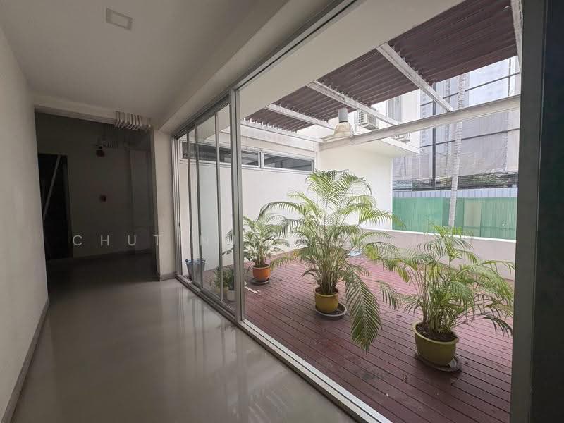 Four-Storey Property For Sale in Sukhumvit 20 | 5 min Walk to Emsphere, กรุงเทพ, Sukhumvit 20, คลองเตย, กรุงเทพ, 1,000 ตร.ม., ตึกแถว-อาคารพาณิชย์ ขาย, โดย Chutinun Mungmai, 500623951 - DDproperty.com