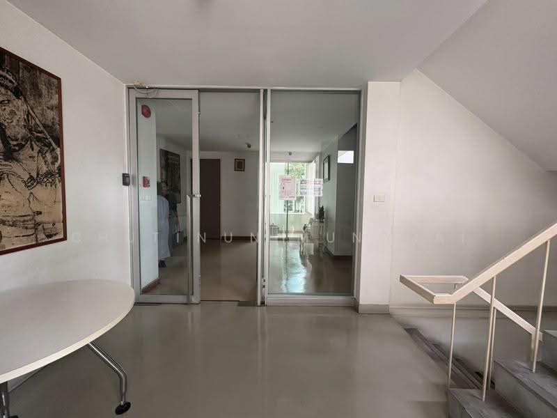 Four-Storey Property For Sale in Sukhumvit 20 | 5 min Walk to Emsphere, กรุงเทพ, Sukhumvit 20, คลองเตย, กรุงเทพ, 1,000 ตร.ม., ตึกแถว-อาคารพาณิชย์ ขาย, โดย Chutinun Mungmai, 500623951 - DDproperty.com