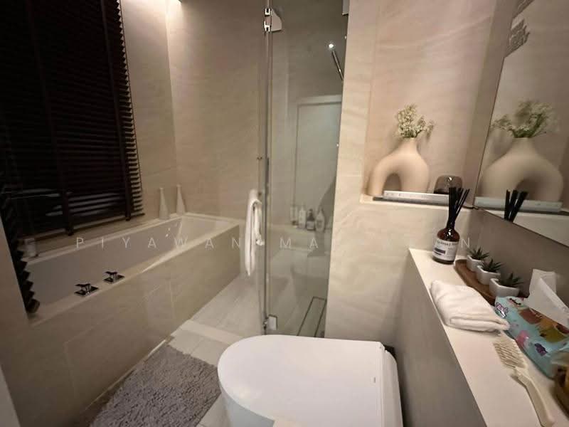 The Strand Thonglor, Bangkok, 36 Soi Sukhumvit 55, Khlong Tan Nua, Watthana, Bangkok, 1 Bedroom, 54 sqm, Condo For Sale, by Piyawan Maiyapan, 500624034 - DDproperty.com