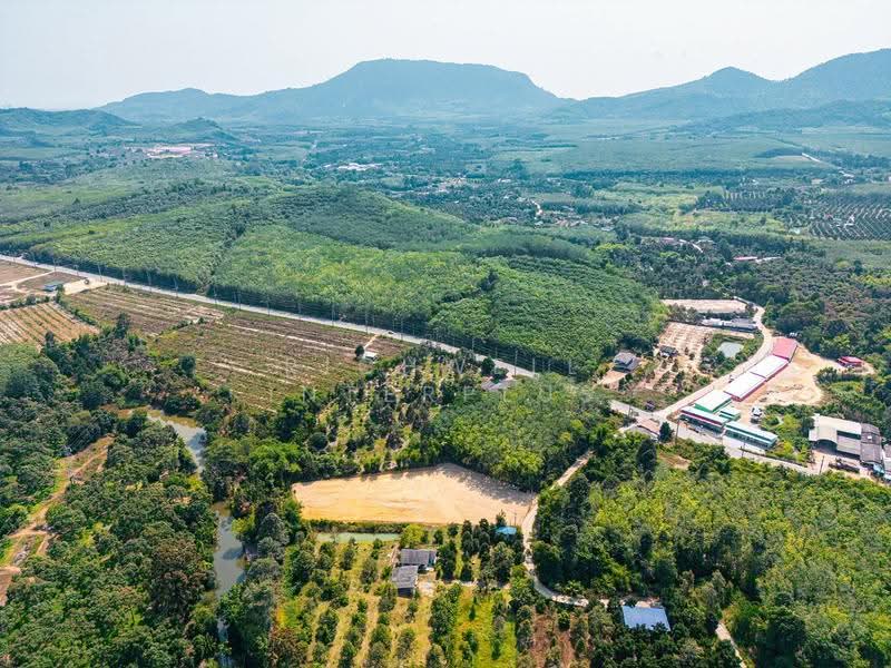 Land for sale in Samnak Thong: 2 rai, already filled, adjacent to a drainage ditch, Rayong, Sam Nak Thong, Muang Rayong, Rayong, , 4,752 sqm, Land For Sale, by RICHWELL INTERPLUS, 500624035 - DDproperty.com