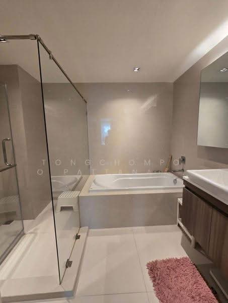 Vtara Sukhumvit 36, Bangkok, 118 Soi Saen Sabai, Phra Kanong, Khlong Toei, Bangkok, 2 Bedrooms, 65 sqm, Condo For Rent, by Tongchompoo Pattanachaiwongkoon, 500624501 - DDproperty.com