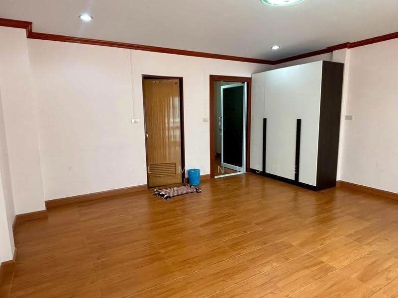หมู่บ้านปิติวรรณ ปากน้ำโพ นครสวรรค์, นครสวรรค์, Nakhon Sawan, สวรรค์วิถี ซอย 24, Pak Nam Pho, Muang Nakhon Sawan, Nakhon Sawan, 4 Bedrooms, 150 sqm, Townhouse For Sale, by Adool Manusdee, 500624627 - DDproperty.com