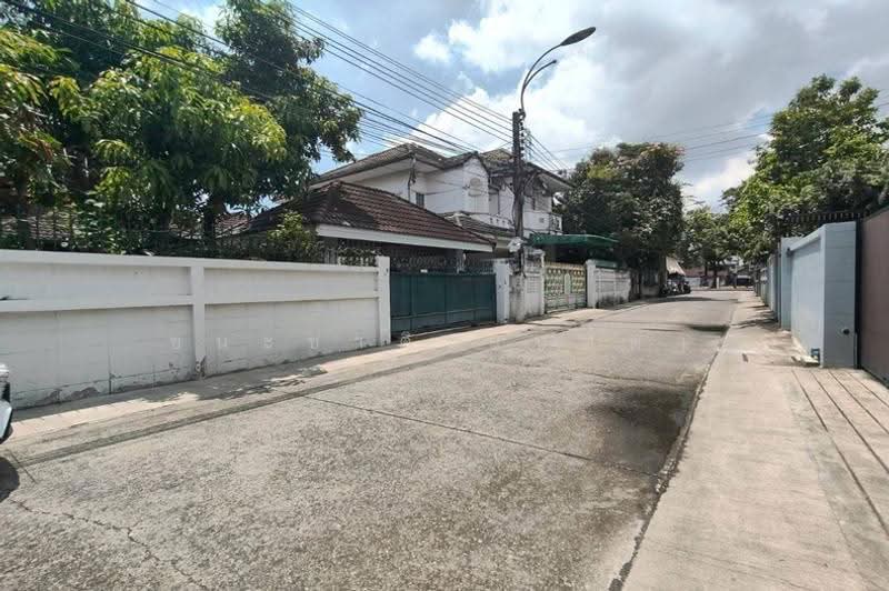 บ้านเดี่ยว 2 ชั้น เนื้อที่ 116 ตร.ว. ซอยสุขุมวิท 109 (ซอยพรสว่าง 15), สมุทรปราการ, สำโรงเหนือ, เมืองสมุทรปราการ, สมุทรปราการ, 200 ตร.ม., บ้านเดี่ยว ขาย, โดย ชนะชาติ นนท์ตา, 500624639 - DDproperty.com