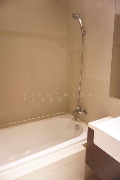Noble Remix, Bangkok, 772 Soi Sukhumvit 36, Sukhumvit Road, Khong Tan, Khlong Toei, Bangkok, 1 Bedroom, 40 sqm, Condo For Rent, by Piyathida Phanchomphu, 500624735 - DDproperty.com