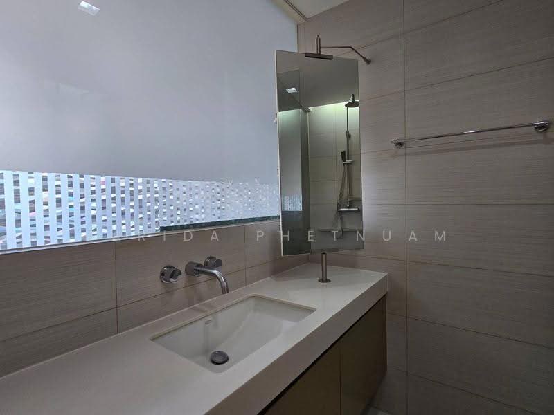 Siri At Sukhumvit, Bangkok, 902 Sukhumvit Road, Phra Kanong, Khlong Toei, Bangkok, 1 Bedroom, 55 sqm, Condo For Rent, by Farida Phetnuam, 500624859 - DDproperty.com