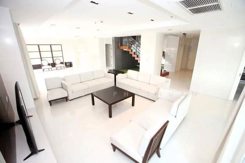 Royal Residence Park, Bangkok, 99 Royal Resident Park Lumphini, Lumphini, Pathum Wan, Bangkok, 4 Bedrooms, 385 sqm, Apartment For Rent, by Farida Phetnuam, 500624986 - DDproperty.com