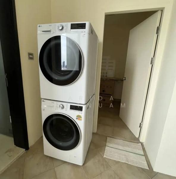The Infinity, Bangkok, 98 Narathiwatratchanakharin Road, Silom, Bang Rak, Bangkok, 3 Bedrooms, 220 sqm, Condo For Sale, by Farida Phetnuam, 500625063 - DDproperty.com