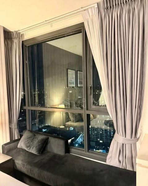 XT Huaikhwang, Bangkok, 244 Ratchadaphisek Road, Huai Khwang, Bangkok, 1 Bedroom, 30 sqm, Condo For Rent, by Farida Phetnuam, 500625167 - DDproperty.com